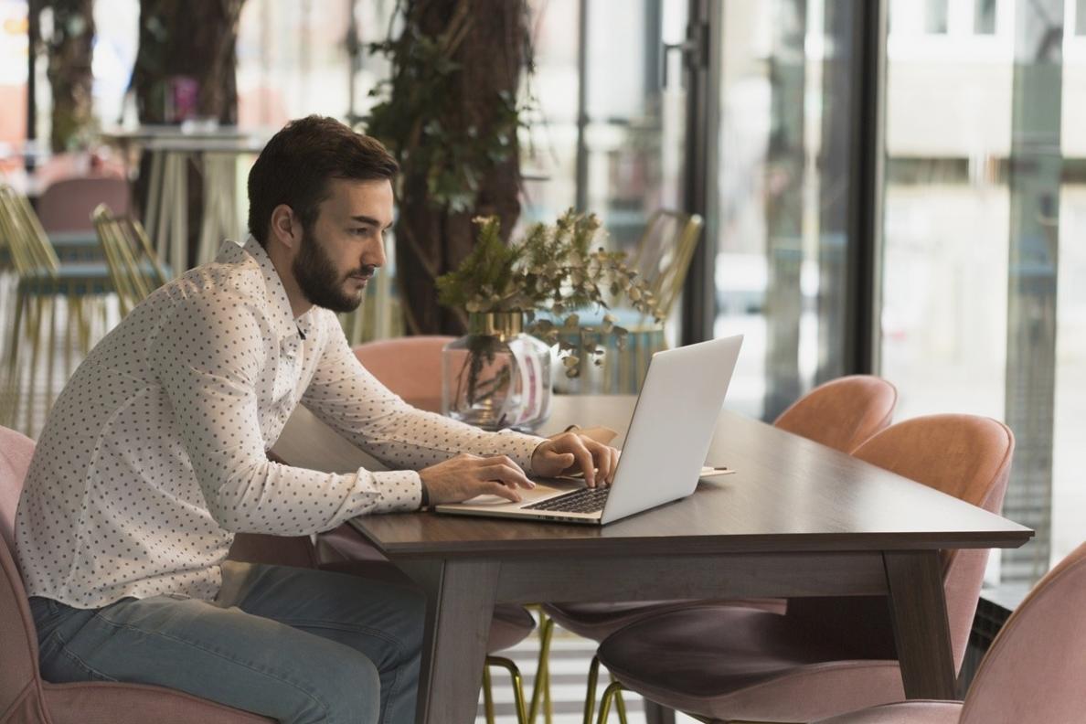 Collaborative investment planning session with market analysis